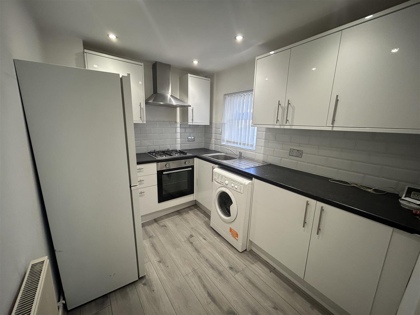 3 Bedroom House To Rent image 3